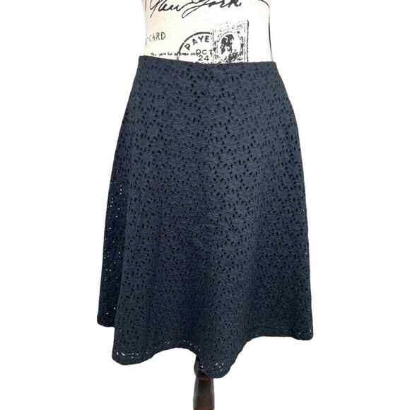 GAP A-Line Skirt Knee Length Floral Eyelet Black Cotton Women Size 4 - Picture 1 of 7